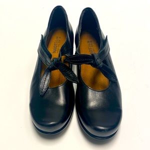 Naot Pleasure black Mary Jane heels size 36 (US 5.5) with Velcro closure EUC
